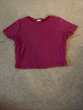 Garage Girls Ribbed Crop Tee in Fuchsia Pink